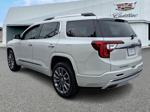 Used 2022 GMC Acadia Denali w/ Denali Ultimate Package FWD image 4