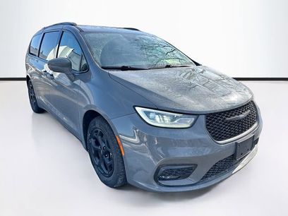 Used 2021 Chrysler Pacifica Touring-L w/ S Appearance Package