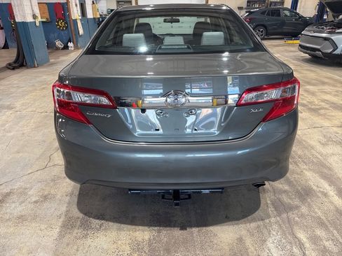Used 2014 Toyota Camry XLE image 5