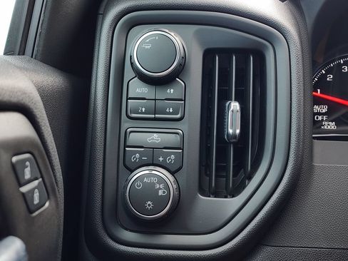 Used 2024 Chevrolet Silverado 1500 Custom Trail Boss w/ Turbomax Blackout Package AWD/4WD image 32