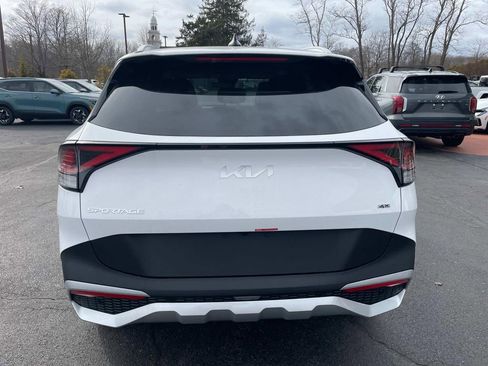 New 2025 Kia Sportage EX image 3