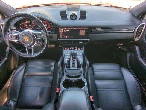 Used 2021 Porsche Cayenne GTS AWD/4WD image 18