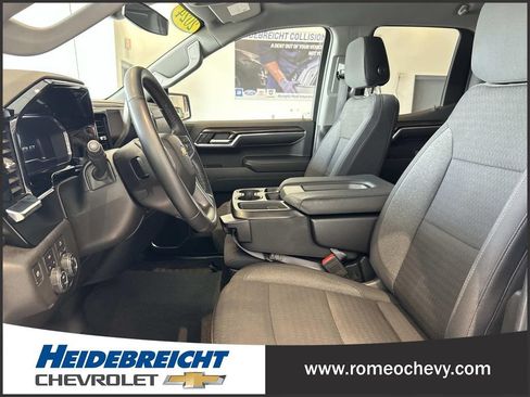 Used 2024 Chevrolet Silverado 1500 LT AWD/4WD image 13