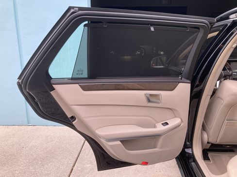 Used 2014 Mercedes-Benz E 350 4MATIC Wagon image 38