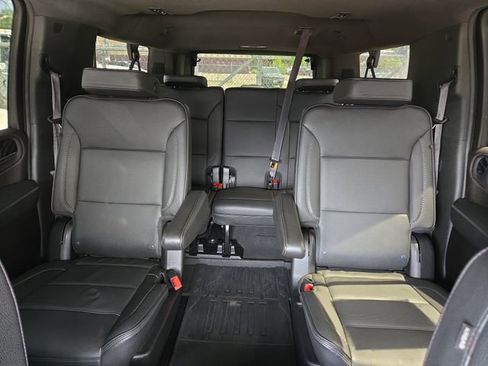Used 2024 GMC Yukon XL Denali w/ Denali Reserve Package AWD/4WD image 28