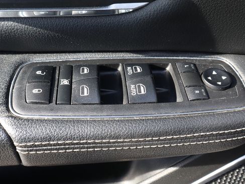 Used 2019 RAM 1500 Laramie w/ Trailer Tow Group image 18