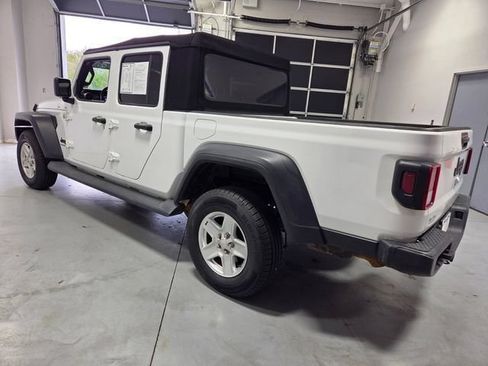Used 2020 Jeep Gladiator Sport w/ Quick Order Package 23S AWD/4WD image 9