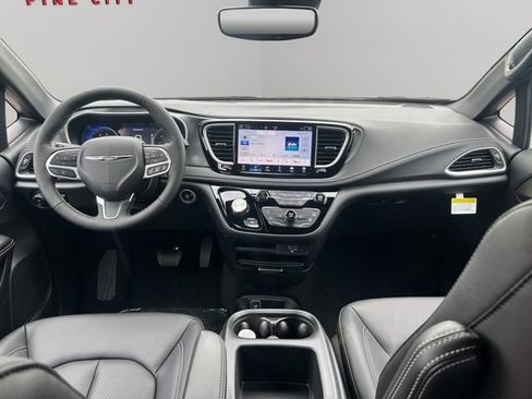 New 2026 Chrysler Pacifica Select AWD/4WD image 14