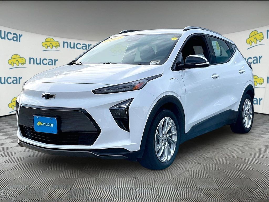 Used 2022 Chevrolet Bolt EUV LT w/ Driver Confidence Package FWD image 3