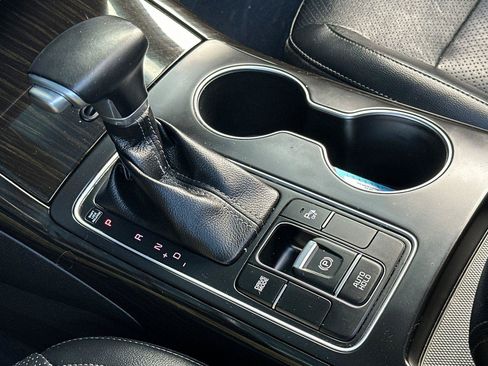 Used 2020 Kia Sorento EX image 21