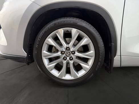Used 2020 Toyota Highlander Limited AWD/4WD image 9