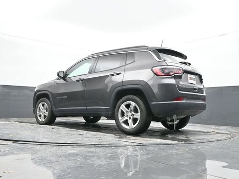 Used 2024 Jeep Compass Latitude image 47