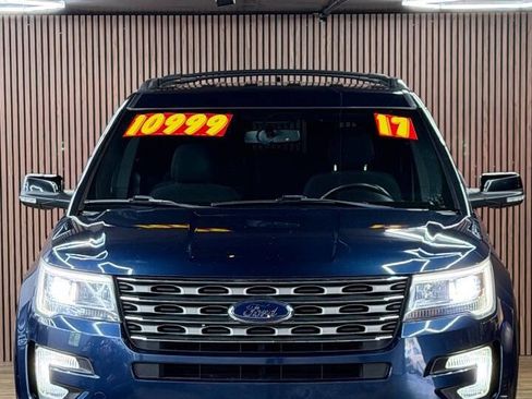 Used 2017 Ford Explorer XLT w/ Equipment Group 201A AWD/4WD image 2
