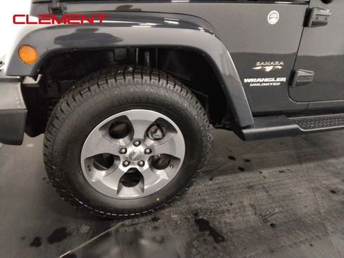 Used 2017 Jeep Wrangler Unlimited Sahara w/ Dual Top Group image 45