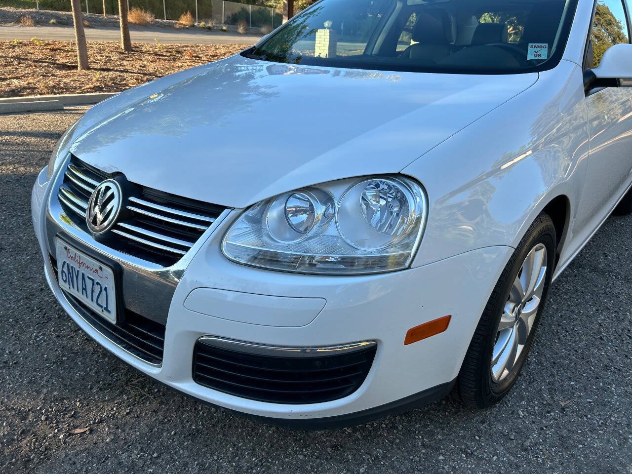 Used 2010 Volkswagen Jetta Limited Edition FWD image 5