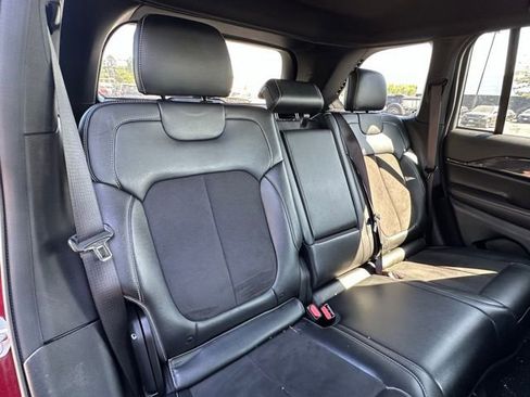 Used 2023 Jeep Grand Cherokee Altitude image 33