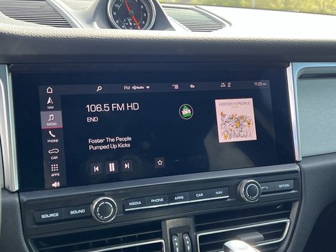 Used 2020 Porsche Macan image 23