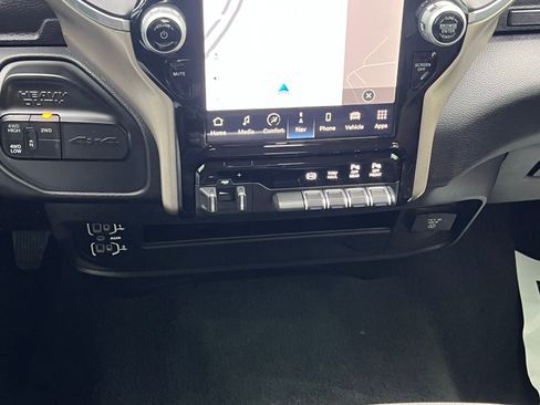 Used 2024 RAM 2500 Laramie image 39