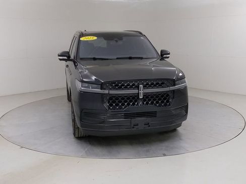 Used 2025 Lincoln Navigator Reserve w/ Jet Appearance Package AWD/4WD image 11