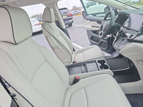 New 2026 Honda Odyssey Touring image 10