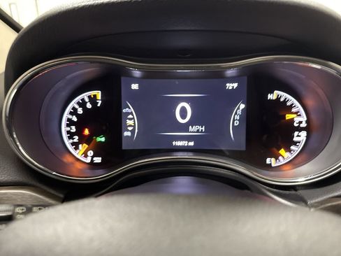 Used 2017 Jeep Grand Cherokee Limited AWD/4WD image 12