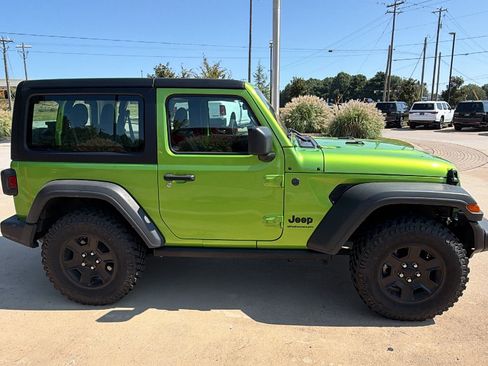 Used 2025 Jeep Wrangler Sport AWD/4WD image 7