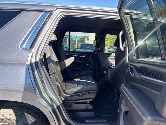 Used 2021 GMC Yukon Denali w/ Denali Ultimate Package AWD/4WD image 38