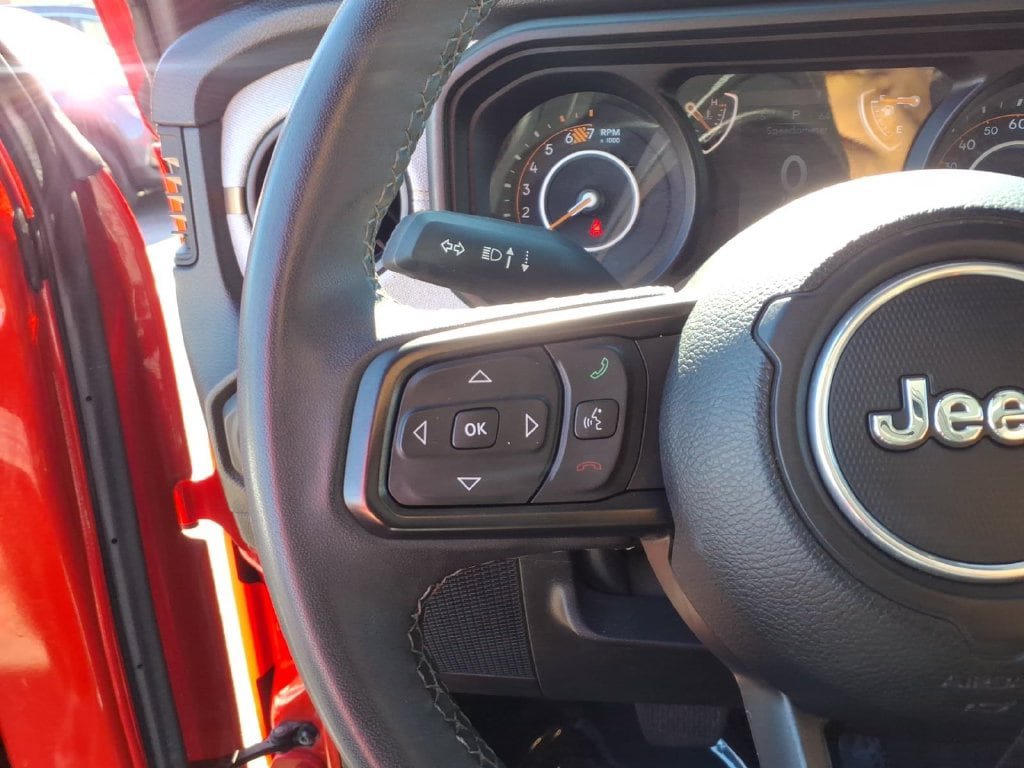Used 2025 Jeep Wrangler Unlimited Sport AWD/4WD image 28