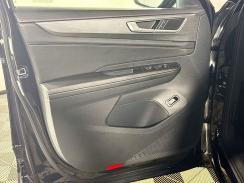 Certified 2024 Volkswagen Atlas Cross Sport SE image 10