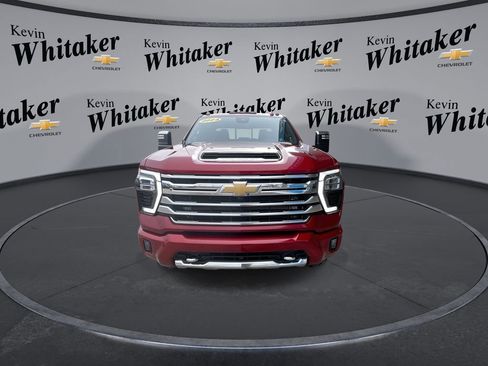 Used 2024 Chevrolet Silverado 2500 High Country w/ High Country Premium Package image 3