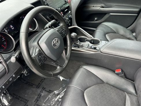 Used 2022 Toyota Camry XSE FWD image 10