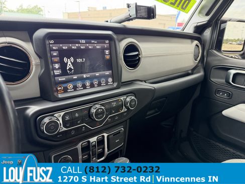 Used 2022 Jeep Gladiator Overland AWD/4WD image 23
