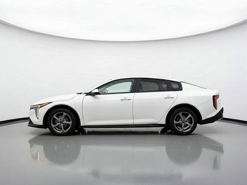 Used 2025 Kia K4 LXS image 5