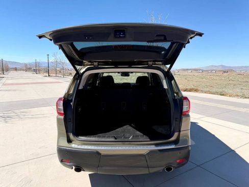 Used 2023 Subaru Ascent Limited AWD/4WD image 9