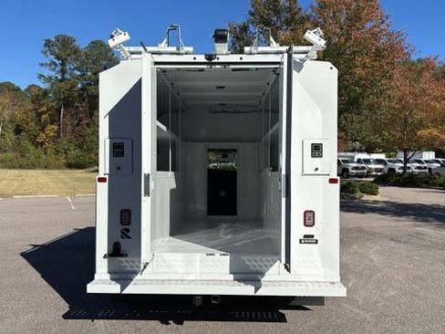 New 2025 Chevrolet Express 3500 w/ Power Convenience Package image 26