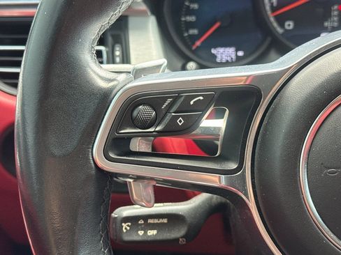 Used 2021 Porsche Macan Turbo AWD/4WD image 35