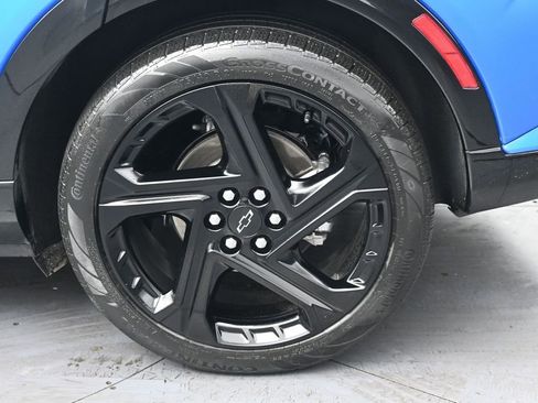 Used 2025 Chevrolet Equinox EV RS FWD image 38