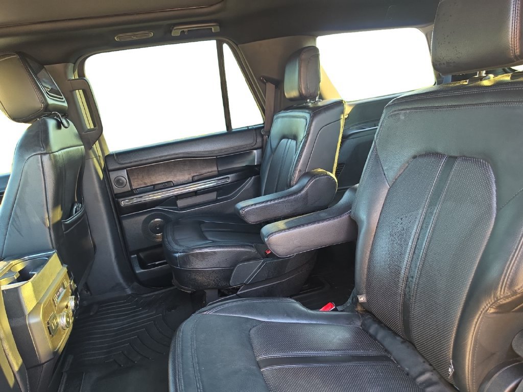 Used 2018 Ford Expedition Limited w/ Equipment Group 302A AWD/4WD image 13