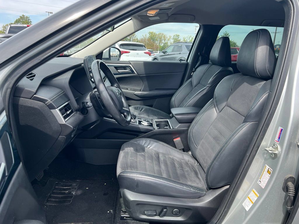 Used 2022 Mitsubishi Outlander SE AWD/4WD image 7