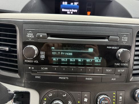 Used 2012 Toyota Sienna LE FWD image 17