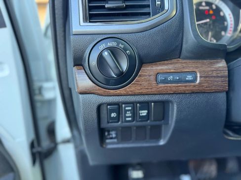 Used 2017 Nissan Titan Platinum Reserve image 23