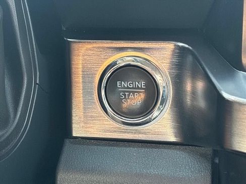 Used 2023 Ford F250 Lariat w/ Lariat Ultimate Package AWD/4WD image 39