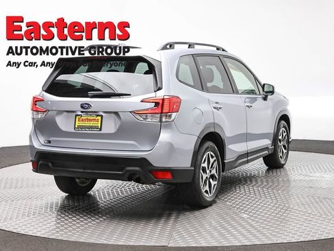 Used 2023 Subaru Forester Premium image 5