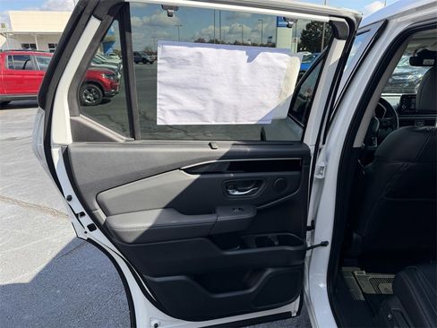 New 2025 Honda Pilot EX-L image 16