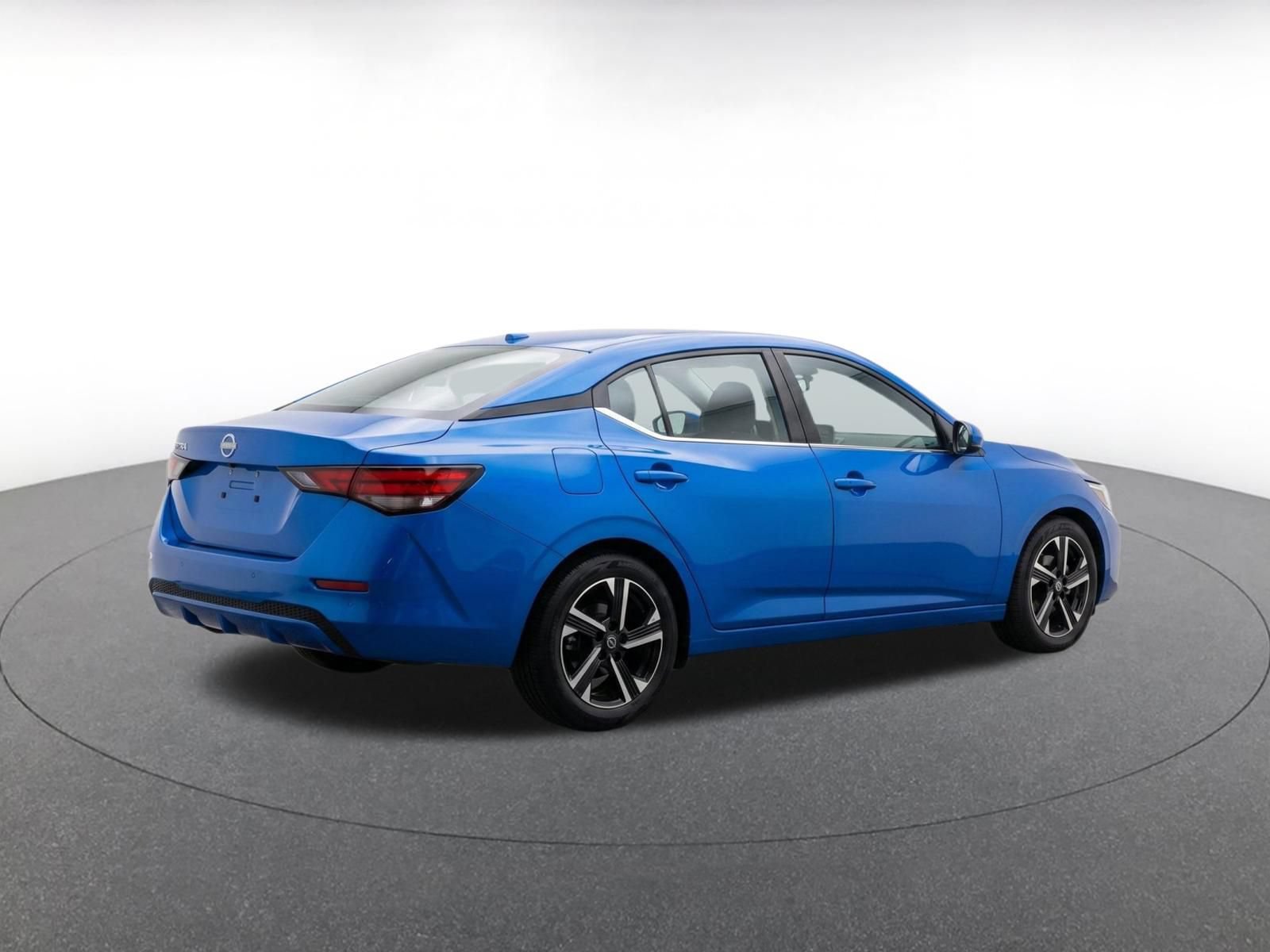Used 2025 Nissan Sentra SV FWD image 10