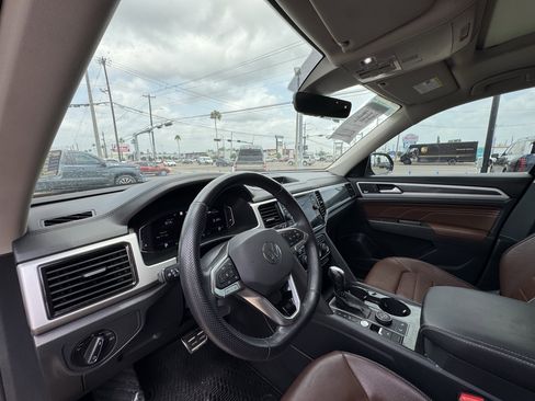 Used 2023 Volkswagen Atlas SEL Premium AWD/4WD image 23