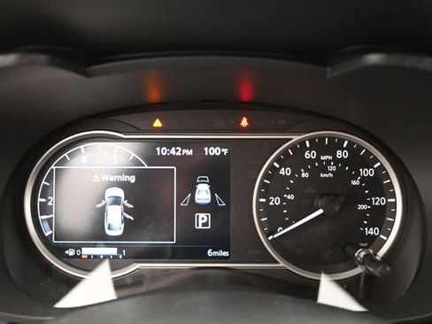 New 2025 Nissan Versa SV w/ Trunk Package FWD image 17