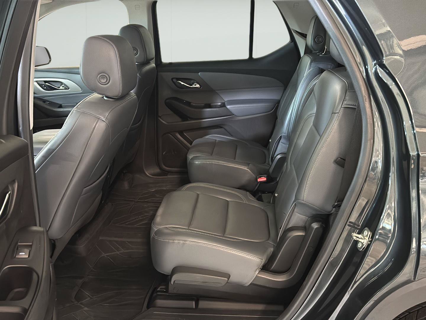Used 2018 Chevrolet Traverse LT w/ LPO, Floor Liner Package AWD/4WD image 15