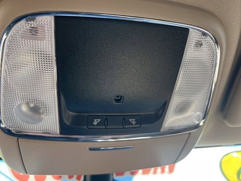 Used 2016 Jeep Grand Cherokee Laredo image 17