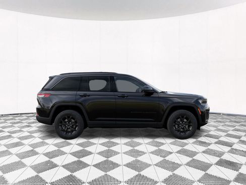 New 2026 Jeep Grand Cherokee Altitude image 30